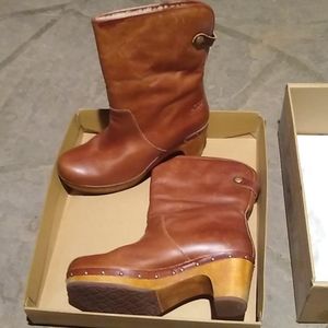 UGG Australia lynnea clog boots